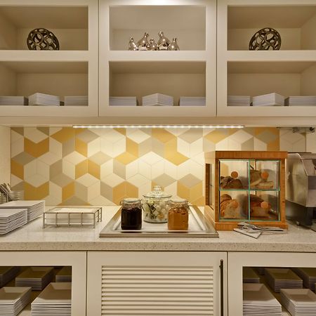 Hyatt Place Fresno Bagian luar foto