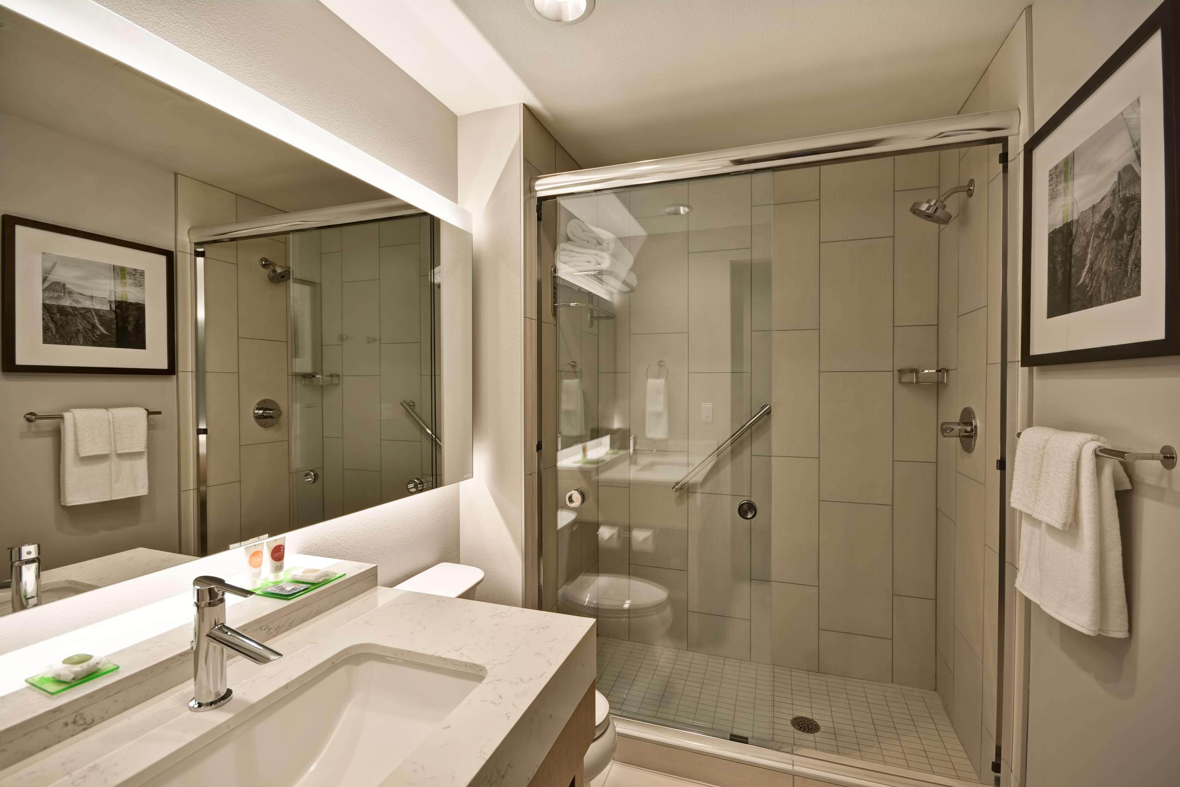 Hyatt Place Fresno Bagian luar foto