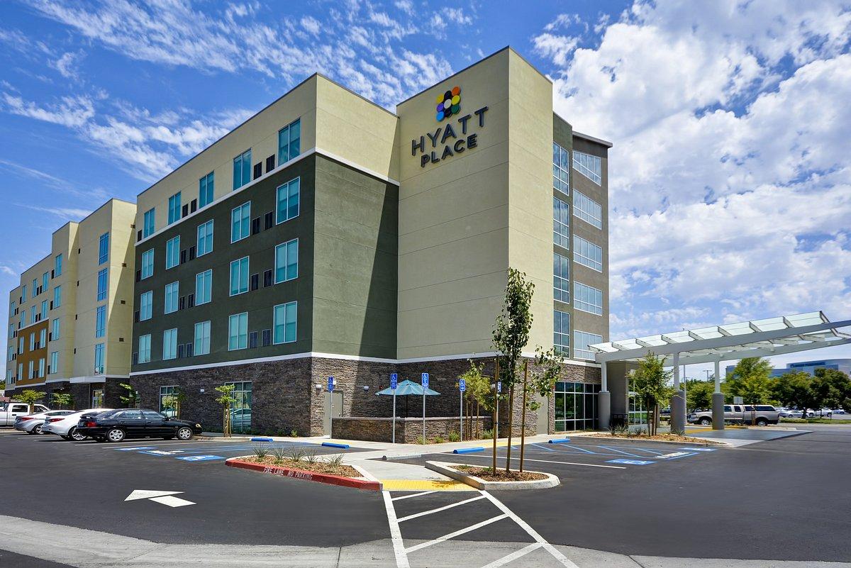 Hyatt Place Fresno Bagian luar foto