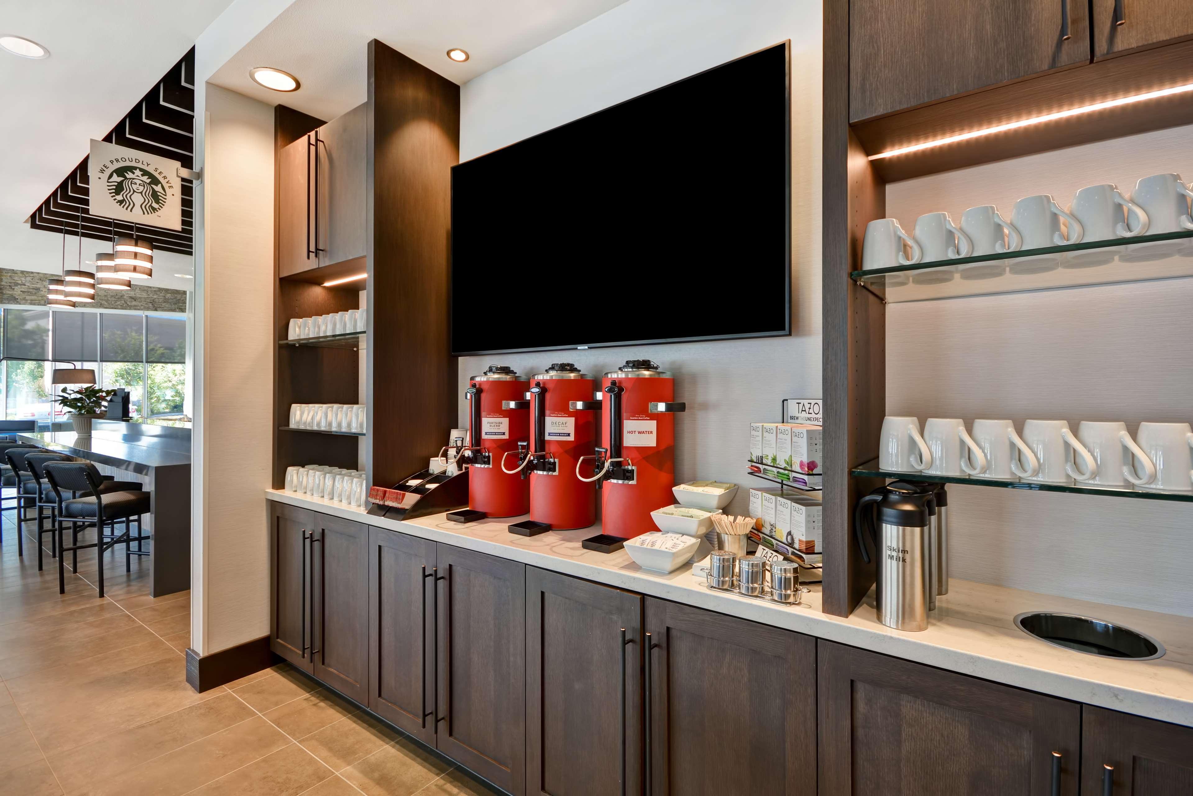 Hyatt Place Fresno Bagian luar foto