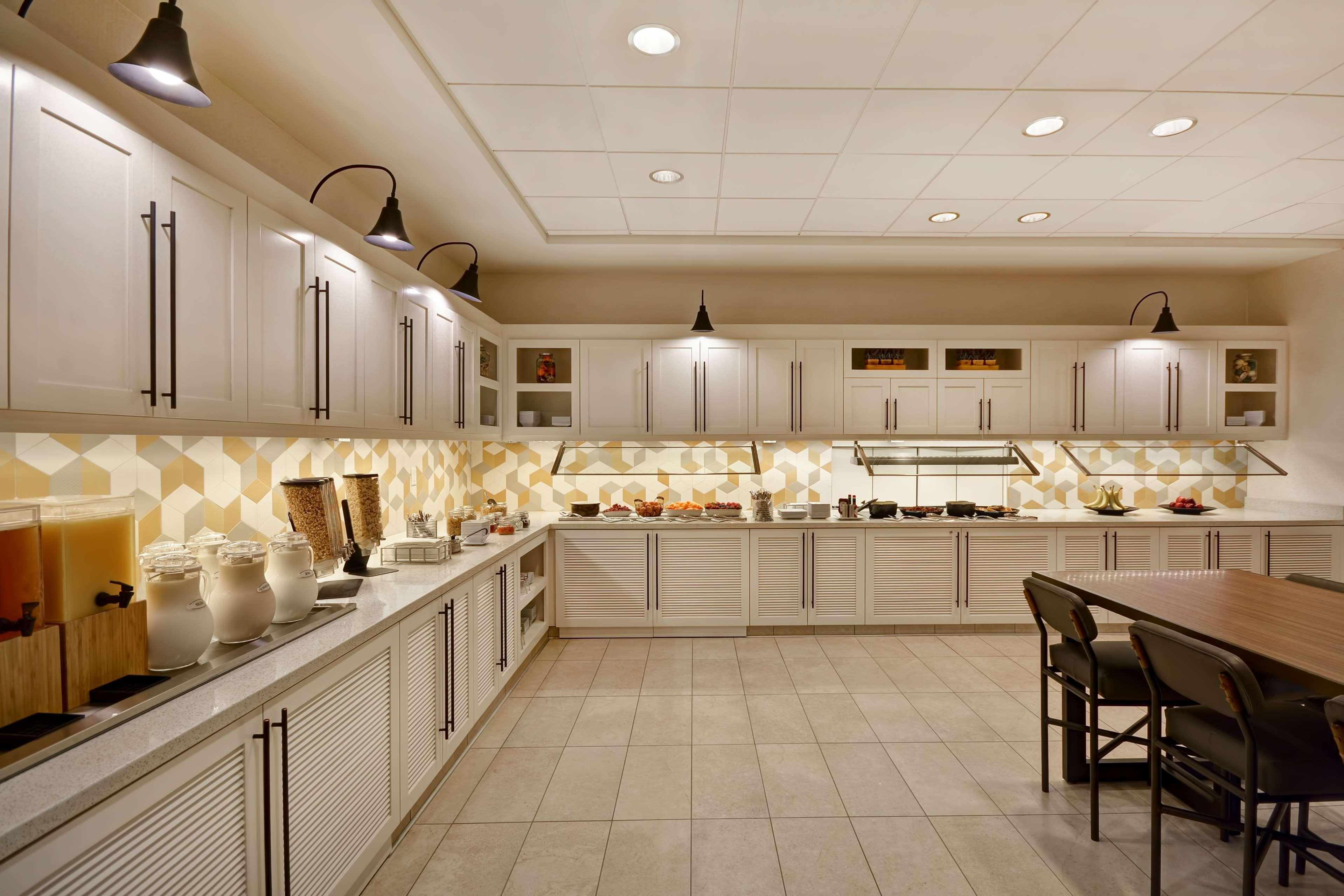 Hyatt Place Fresno Bagian luar foto