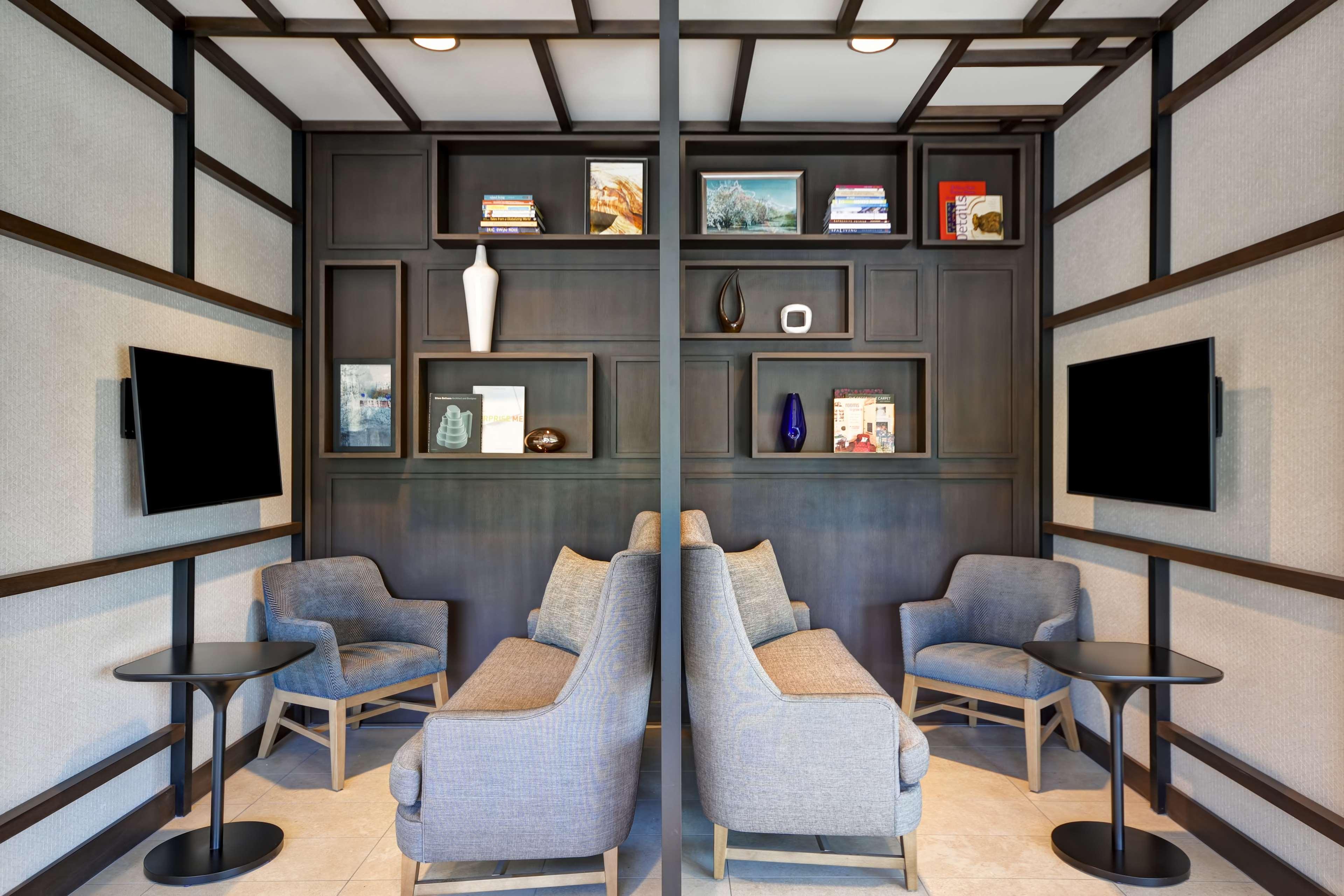Hyatt Place Fresno Bagian luar foto